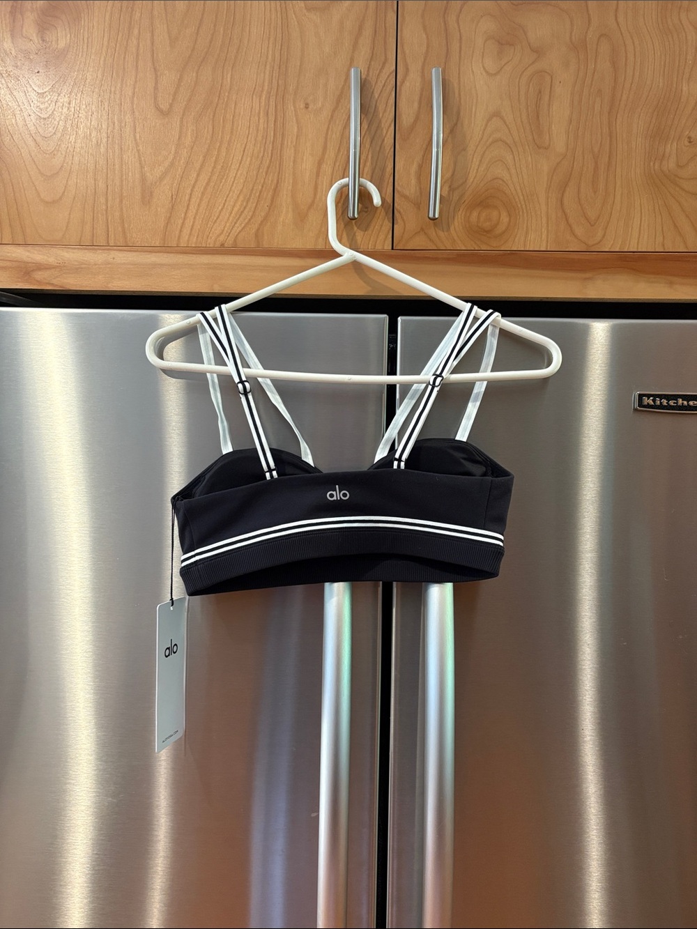 ALO Airbrush Fast Track Black Strappy Sports Bralette with White Trim - Picture 3 of 6